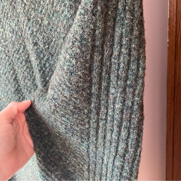 Max Studio women’s army green high neck sweater size XS - Picture 5 of 10